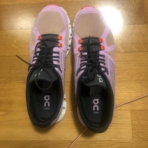 Like new (worn once) On cloud push 5 sneakers Fiji rose color… with tie up laces